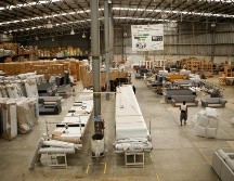 De establecerse los dos días de descanso obligatorios, ningún empleador puede reducir el sueldo a sus empleados de manera automática ni sin un previo aviso. EL INFORMADOR/ARCHIVO