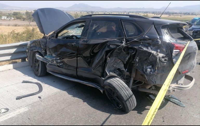 La camioneta habría sido utilizada en el intento de robo de un tractocamión de una empresa de valores  en el Macrolibramiento. ESPECIAL