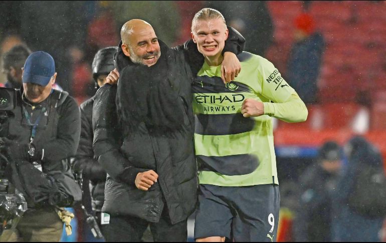 Guardiola sabe que su delantero puede cambiar el rumbo de los partidos. AFP/B. Stansall