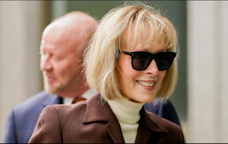 El jurado designado para el caso por violación y difamación de la escritora E. Jean Carroll (foto) a manos del expresidente Donald Trump se retiró este martes a deliberar. AP / J. Minchillo
