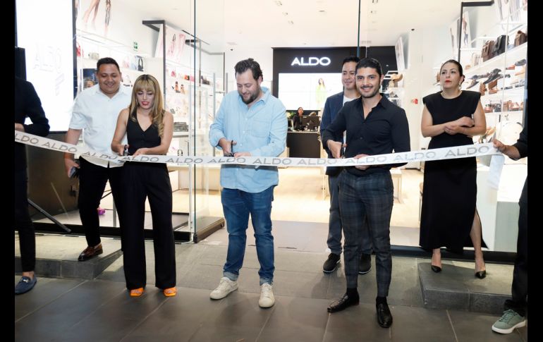 Corte del listón inaugural por Eva Meléndez, Jorge Sánchez y Octavio Colunga