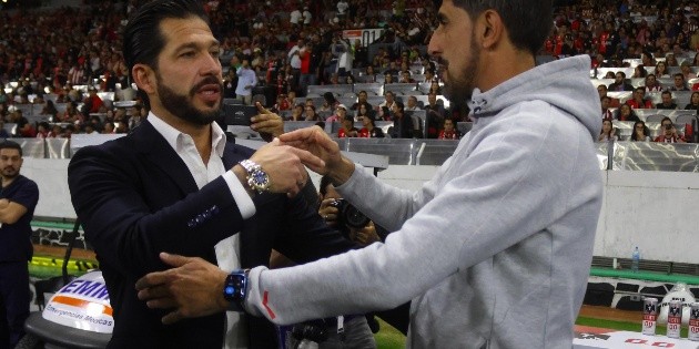 Chivas vs Atlas: Pauno y Benjam&iacute;n Mora, t&eacute;cnicos primerizos en Liguilla