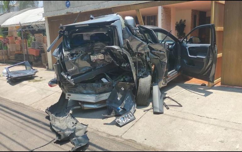 El choque ocurrió en el cruce de Montevideo y Ontario, en la Colonia Providencia, en Guadalajara. ESPECIAL