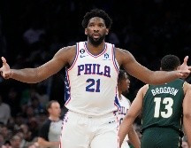 Joel Embiid cumplió tres partidos consecutivos anotando al menos 30 puntos. AP/C. Krupa