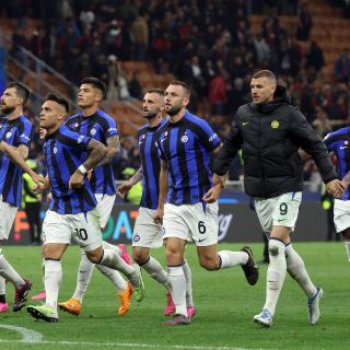 Inter madruga al Milan en la primera parte del Euroderbi