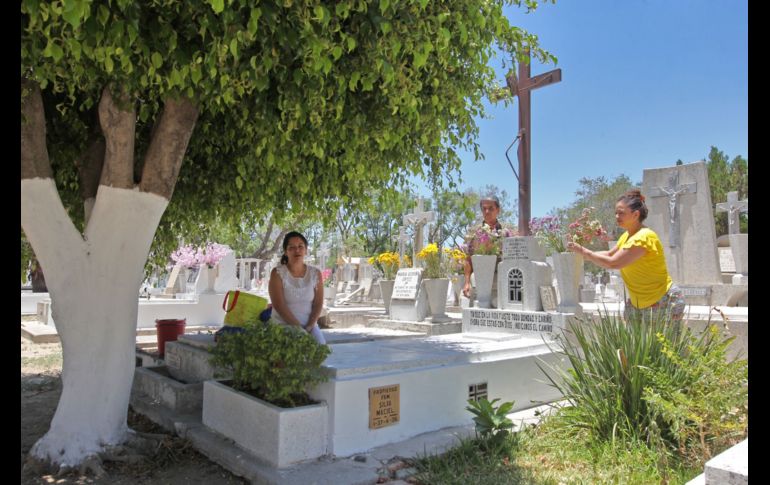 María de la Cruz recuerda a su mamá, quien hace un mes murió de cáncer