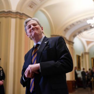 Escandaliza republicano por decir que "sin EU, mexicanos comerían comida para gato"