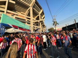 Hay mil 800 policías cuidando las inmediaciones del Estadio Jalisco por el encuentro entre Atlas vs Chivas. EL INFORMADOR/ PAOLA MENDOZA