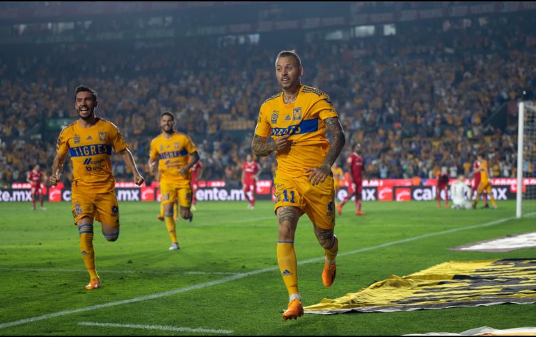 Nicolás López aprovechó un error de Tiago Volpi para marcar el último gol del partido. EFE/M. Sierra