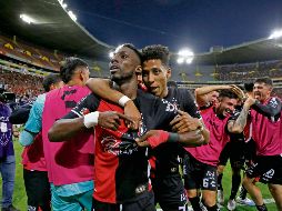 Julián Quiñones marcó el único gol del Clásico Tapatío de liguilla al minuto 42. En el segundo tiempo pudo haber conseguido otro, pero estrelló su disparo en el travesaño. AFP/U. Ruiz