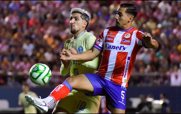 Diego Valdés y Ricardo Chávez, durante el partido de ida de los Cuartos de Final del Clausura 2023. IMAGO 7