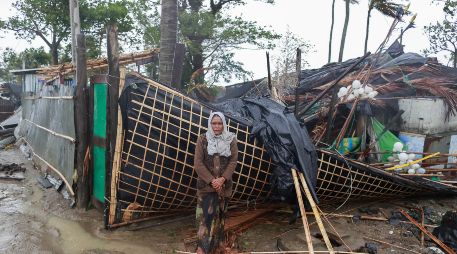 La pequeña isla bangladesí de San Martín, en la Bahía de Bengala, fue la más afectada. EFE/STR