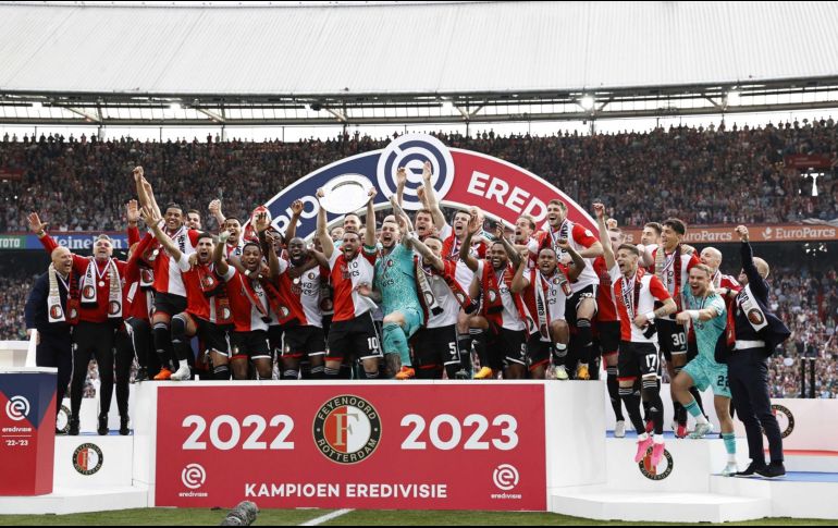Con las tres unidades conseguidas en casa, el conjunto de Rotterdam se proclamó campeón de liga en los Países Bajos. EFE/Maurice Van