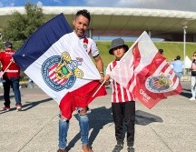 Aficionados de todas edades se hicieron presente en el Estadio Akron para apoyar a las Chivas. EL INFORMADOR / C. Zepeda