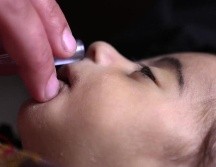 Las madres de los pacientes deben hacer muchas de las labores que corresponderían a las enfermeras, porque los hospitales no tienen suficiente personal.