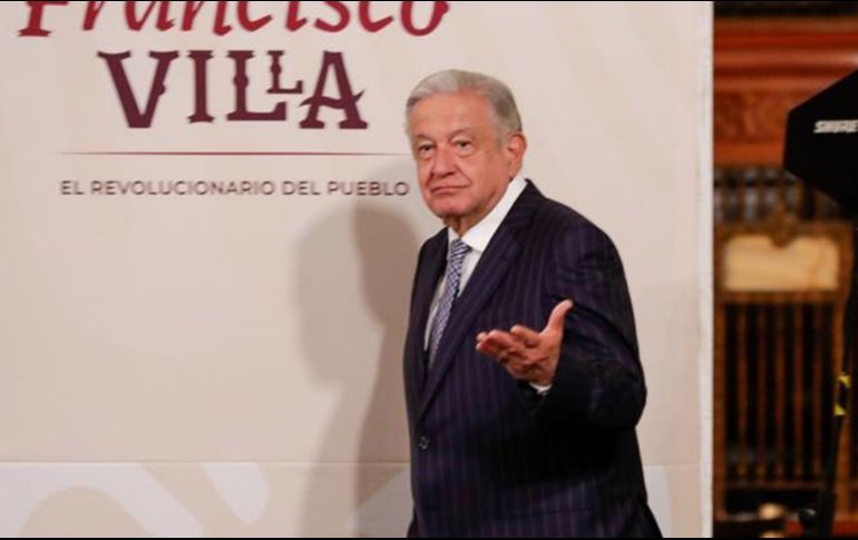 López Obrador celebra a los maestros con comida en Palacio Nacional. SUN/D. SIMÓN