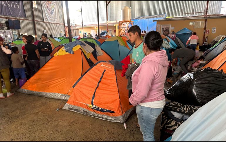 Todavía hay miles de personas en instalaciones de la Patrulla Fronteriza. AP. /E.  Spagat