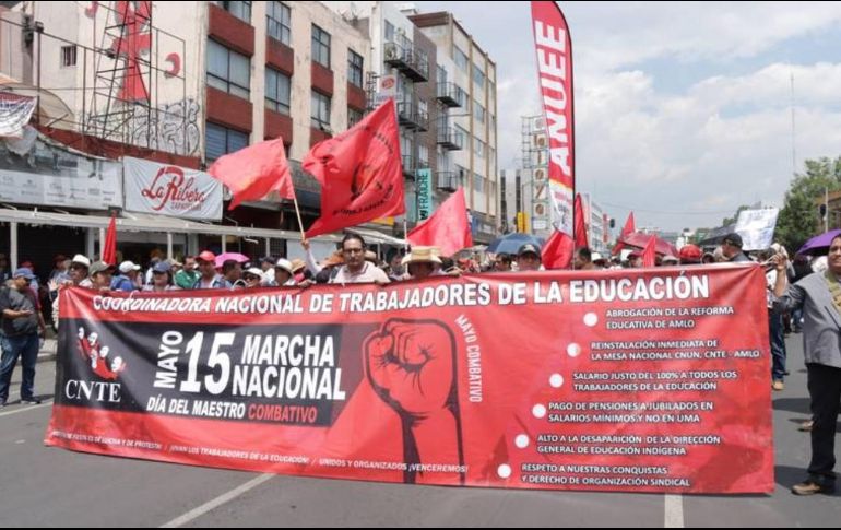 Este lunes marcharon maestros de la CNTE en la Ciudad de México. ESPECIAL