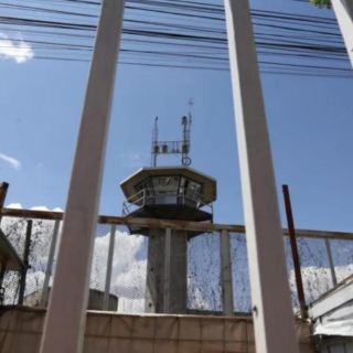 Matan a tres reos en riña en penal de Santa Martha Acatitla