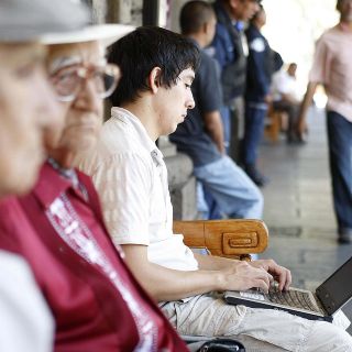 Avanza el uso de Internet en México, pero de manera desigual
