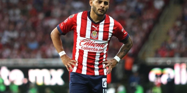 Chivas: Este es el castigo que recibir&aacute; Alexis Vega por presunta burla a Juli&aacute;n Qui&ntilde;ones