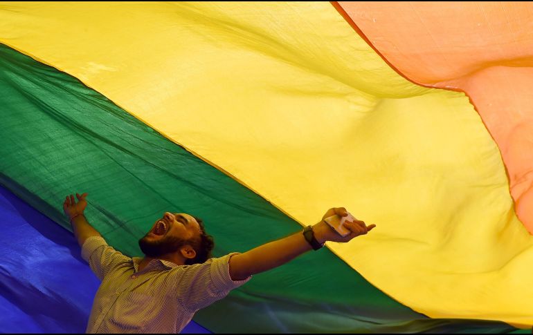 La discriminación y violencia que sufre a diario la comunidad LGBT+, en todos los ámbitos de su vida, se debe en gran medida al concepto clásico de sexo como masculino o femenino y como un fenómeno biológico. AFP / ARCHIVO