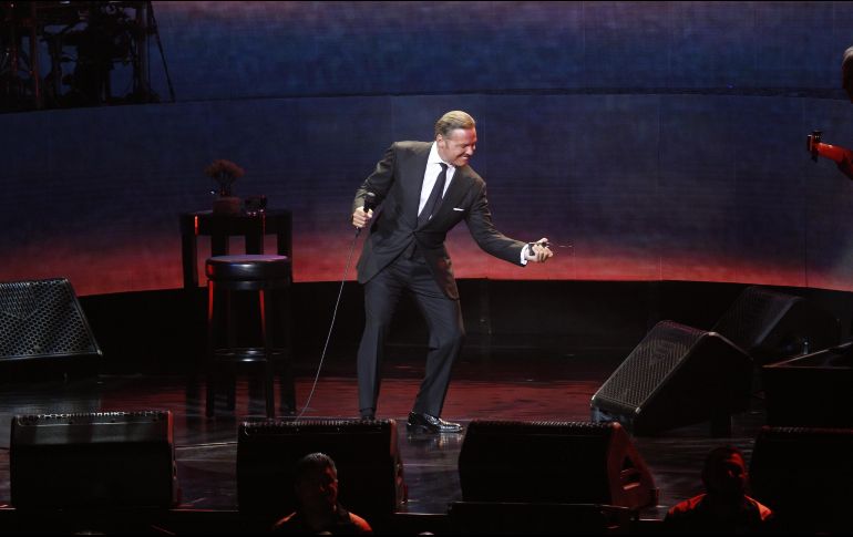 La preventa para Luis Miguel se iniciará con una nueva fila virtual y se permitirá la compra de un máximo de cuatro boletos por tarjeta. EL INFORMADOR / ARCHIVO