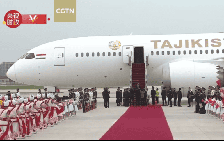 Cabe recordar que el registro de este avión cambió al código EY-001. ESPECIAL