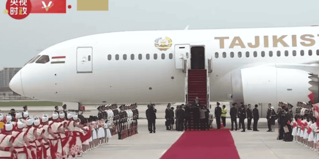 Tajikistan: Launching?  President Emomali Rahman is using the plane purchased from Mexico for the first time