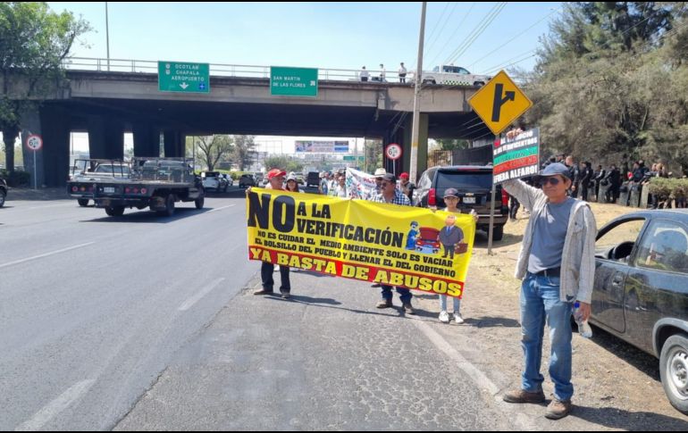Los manifestantes estuvieron por más de dos horas en carretera a Chapala y Periférico. EL INFORMADOR/E. Gómez
