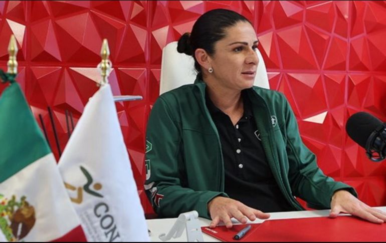 Ana Guevara arremetió duro contra las nadadoras mexicana. Twitter/@AnaGGuevara