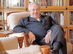 Gonzalo Celorio dijo sentirse conmovido y emocionado al resultar ganador del premio. SUN/Archivo