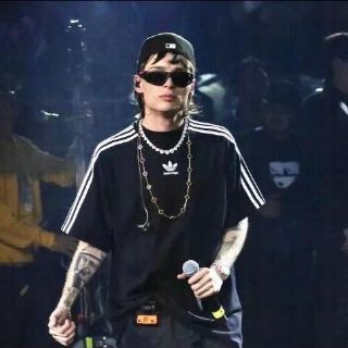 Peso Pluma andaría "volado" por Belinda