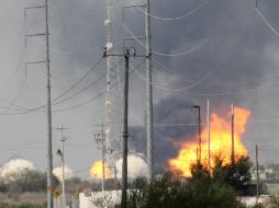Luego de algunas horas, bomberos lograron sofocar las llamas sin que se registraran lesionados. EFE/ARCHIVO