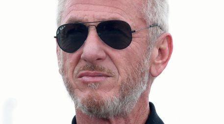 El actor Sean Penn, llegó a Cannes para presentar la cinta “Black Flies”. EFE