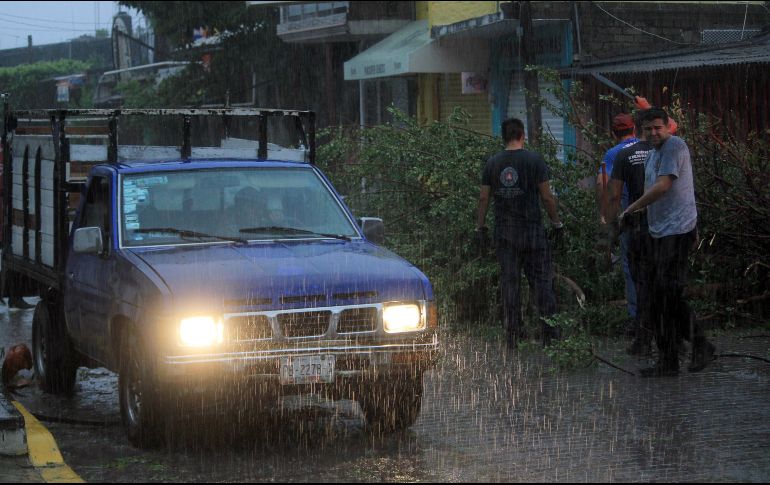 Con la llegada de la temporada de huracanes en el Pacífico, una época de riesgo comienza para México y, desde luego, para Jalisco, que tiene una basta costa. EFE / ARCHIVO