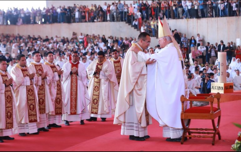 Francisco Robles Ortega celebró el nombramiento de 33 nuevos sacerdotes. EL INFORMADOR/ CARLOS ZEPEDA