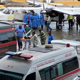 Mueren 20 niños tras desatarse incendio en una escuela de Guyana