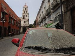 La ceniza volcánica está compuesta por partículas producidas por fragmentación de las rocas durante erupciones y tienen un tamaño menor a dos milímetros. SUN / O. Contreras