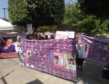 Con pancartas y consignas, las manifestantes exigieron rapidez y eficacia en las confrontas genéticas. ESPECIAL