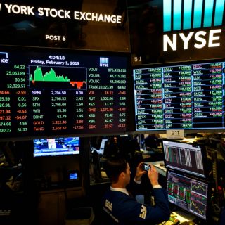 Wall Street cierra en rojo y el Dow Jones baja un 0.69 %