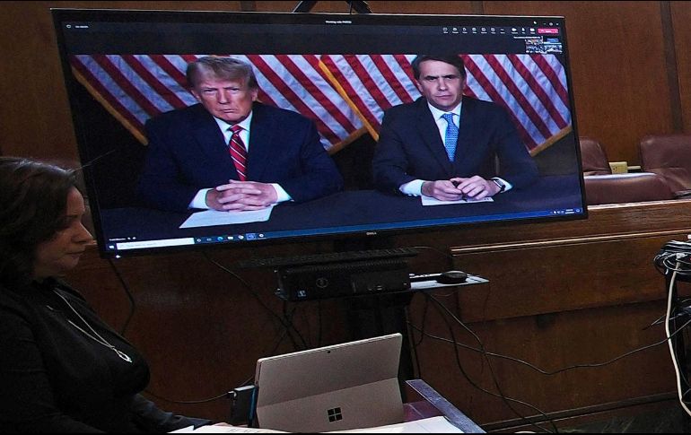 Trump asistió a la audiencia de manera virtual acompañado de su abogado. EFE
