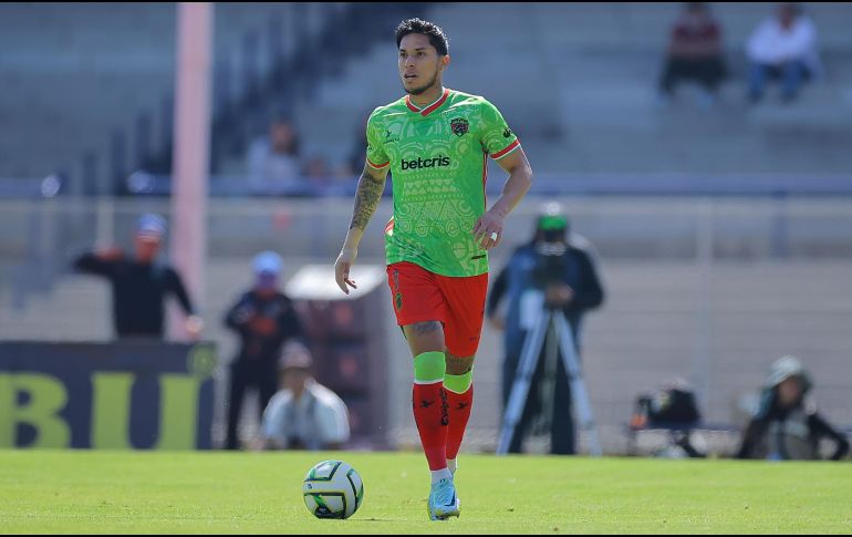 Carlos Salcedo llega a reforzar la zaga cementera que sufrió la baja de Ramiro Funes Mori. IMAGO7