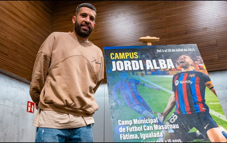 Jordi Alba anuncia su salida del Barcelona durante una rueda de prensa este miercoles, en Igualada. EFE/Siu Wu