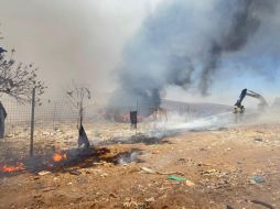 El incendio en la zona de Matatlán es atendido por elementos de la Unidad Estatal de Protección Civil y Bomberos Jalisco y de tres municipios. ESPECIAL