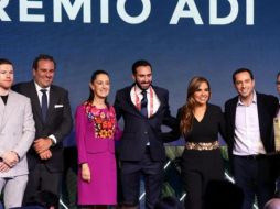 Claudia Sheinbaum estuvo acompañada del 'Canelo' Álvarez y de los gobernadores de Quintana Roo y Yucatán. ESPECIAL