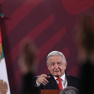López Obrador se burla del PAN por idea de firmas para aspirantes en 2024
