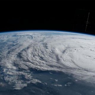 La NOAA predice una actividad de huracanes "casi normal" en el Atlántico