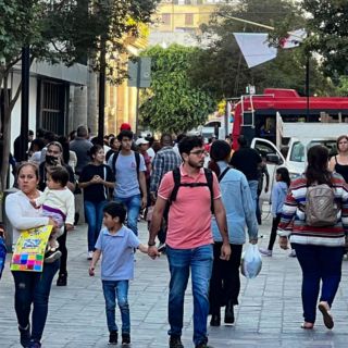 Forma de vestir o arreglarse, principal motivo de discriminación en México