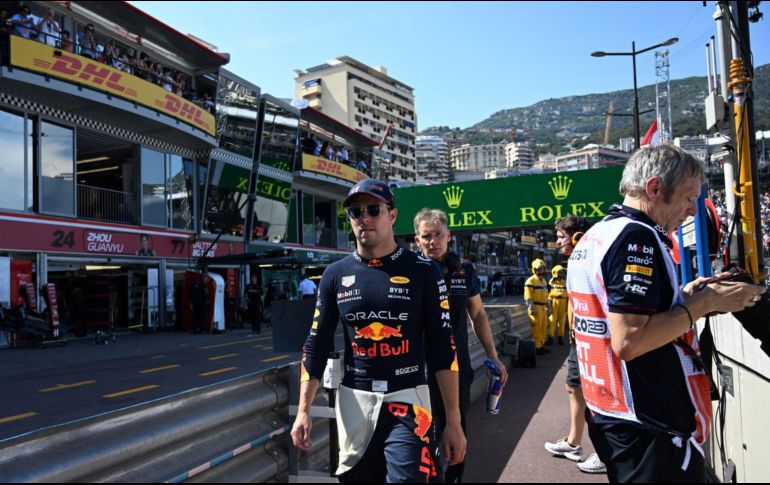 Checo Pérez lamenta el choque contra la barda de protección porque tras la última práctica libre donde terminó segundo existían posibilidades de pelear la pole position. AFP / C. Bruna
